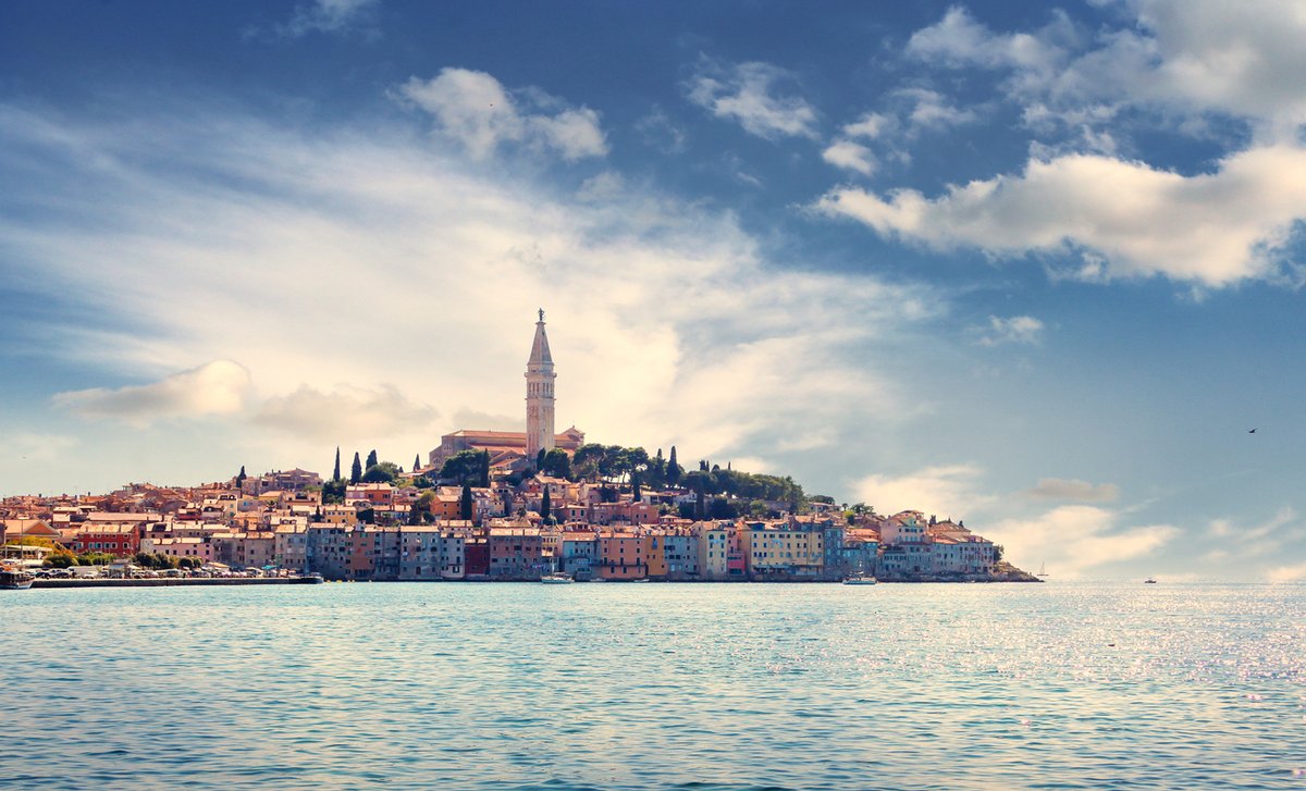 Staré město Rovinj u moře v Istrii