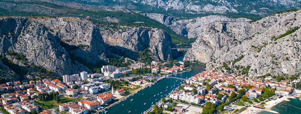 Nemovitosti Omis, Chorvatsko - Panorama Scouting.