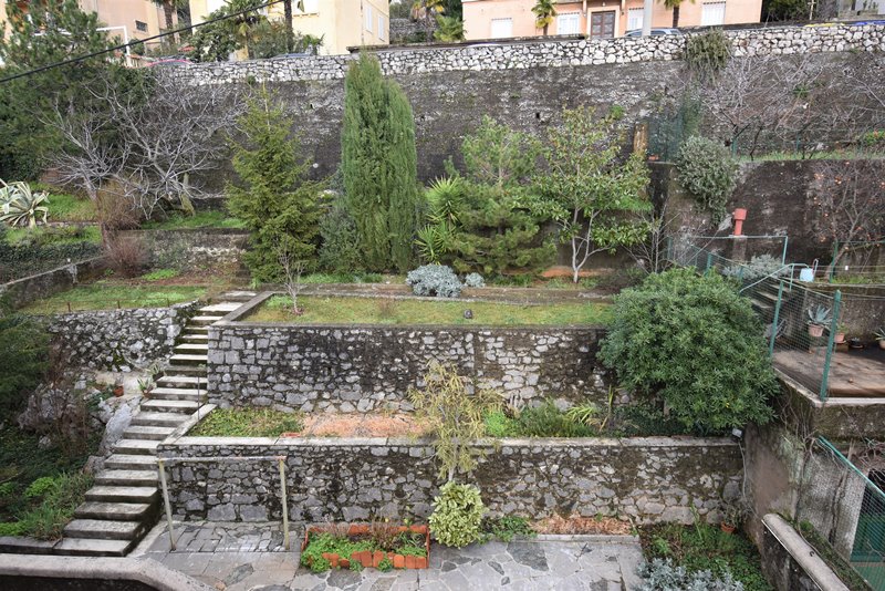 Zahrada, kterou lze také zakoupit.