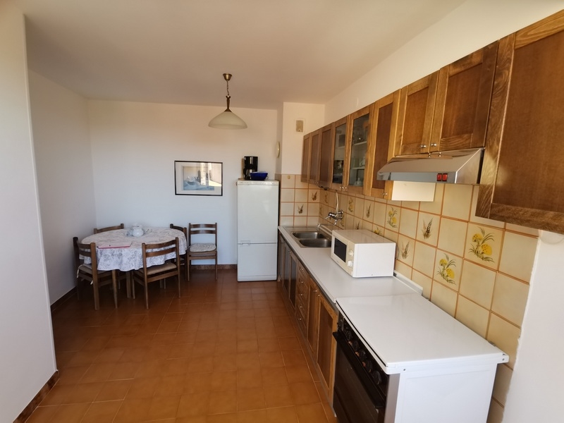 kuchyně a jídelna.