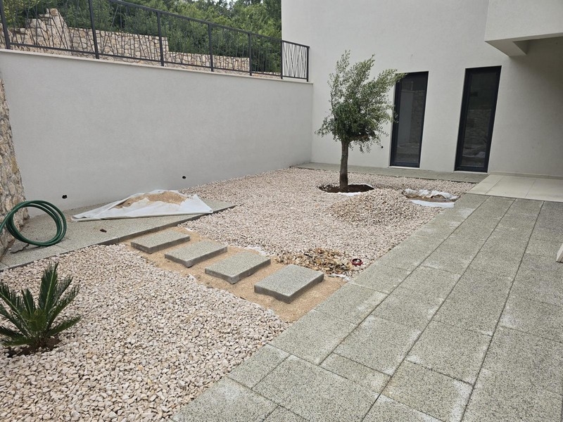 Skořepinová konstrukce - pohled na nemovitost z mořské strany.