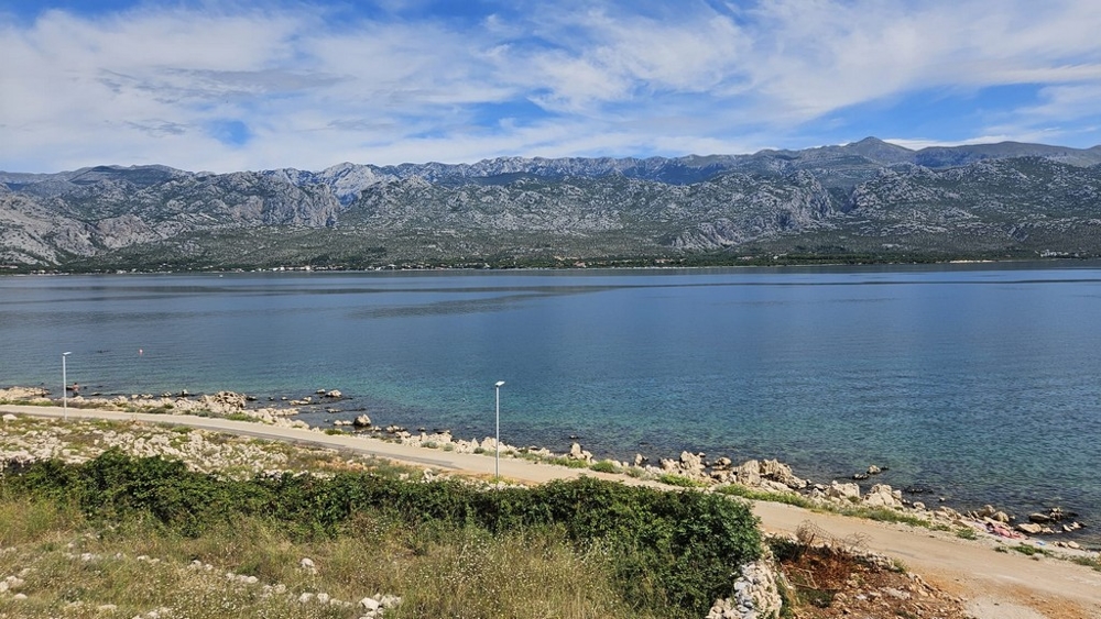 Nemovitost se nachází přímo na pláži.