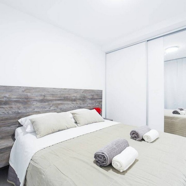 Na tomto obrázku můžete vidět atraktivní a pohodlnou ložnici nemovitosti A2698, která je na prodej na ostrově Pag.