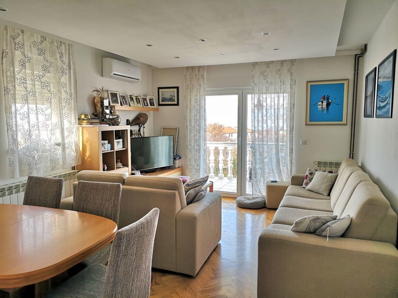 Obývací pokoj nemovitosti A2713 - na prodej v Chorvatsku na ostrově Krk.