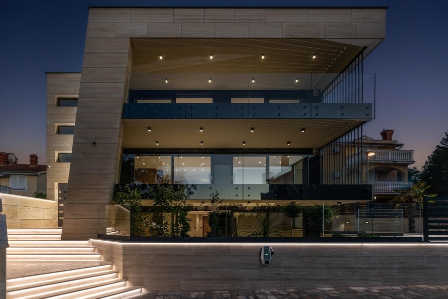 Luxusní apartmán s výhledem na moře v dobré lokalitě