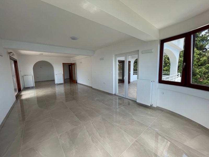 Obytná plocha se vstupem na terasu nemovitosti A2769.