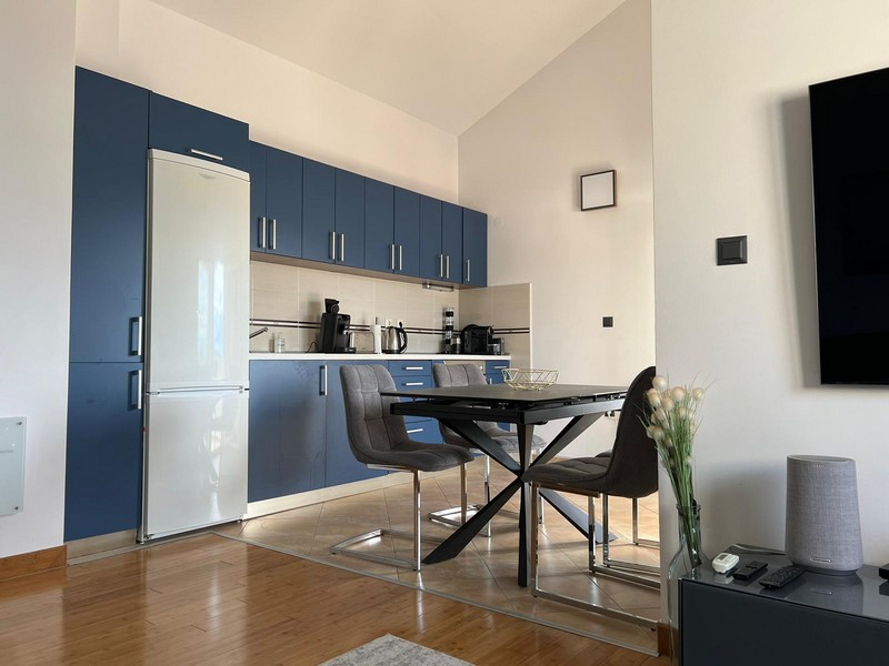 Pohodlný obývací prostor.