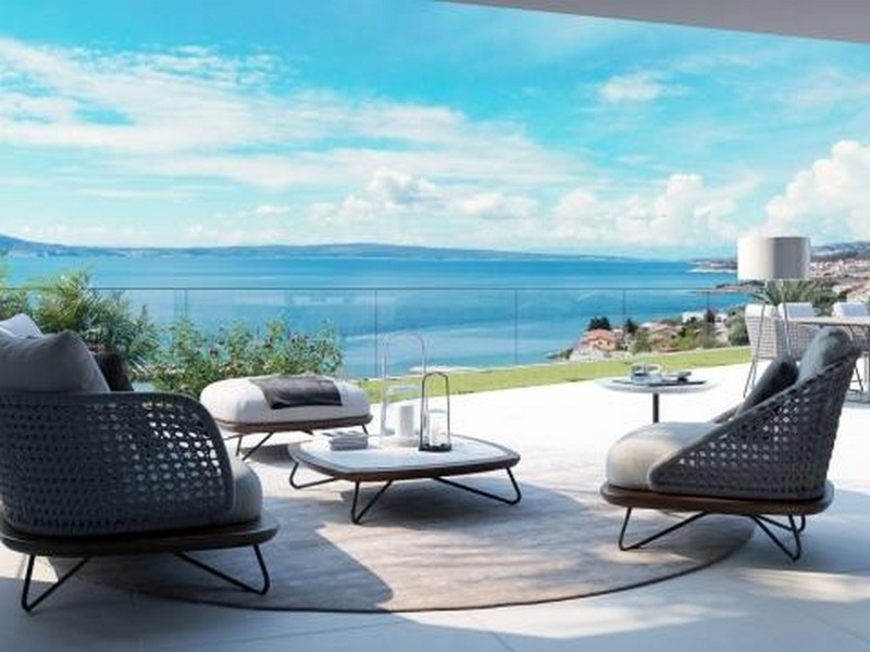 Penthouse se střešní terasou a výhledem na moře