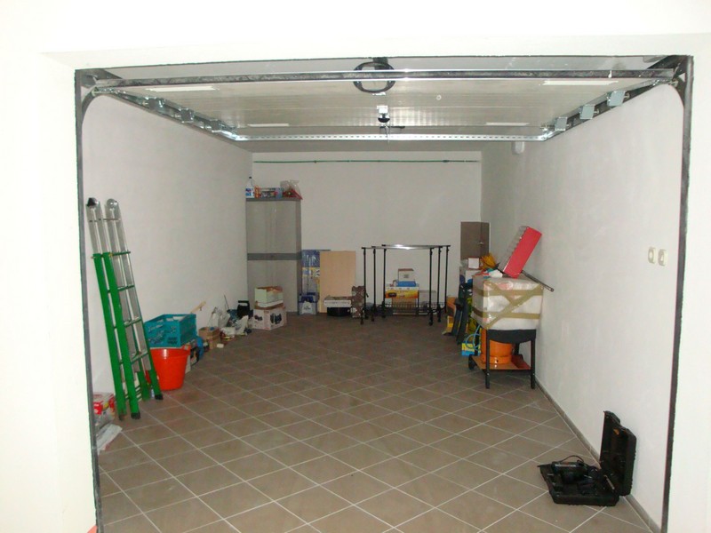 Garáž.