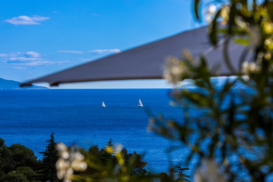 Apartmány s panoramatickým výhledem na moře přímo u moře