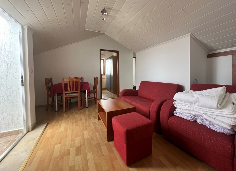 Obytná plocha bytu A2924 na ostrově Krk v Chorvatsku - Panorama Scouting.