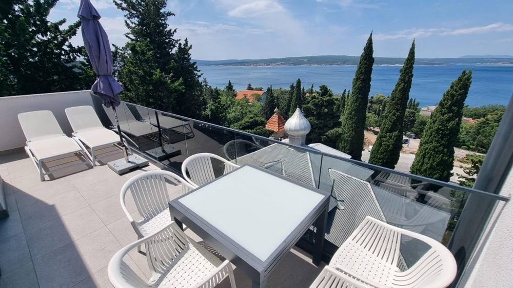 Elegantní penthouse v Crikvenici, Kvarnerský záliv. Panorama Scouting