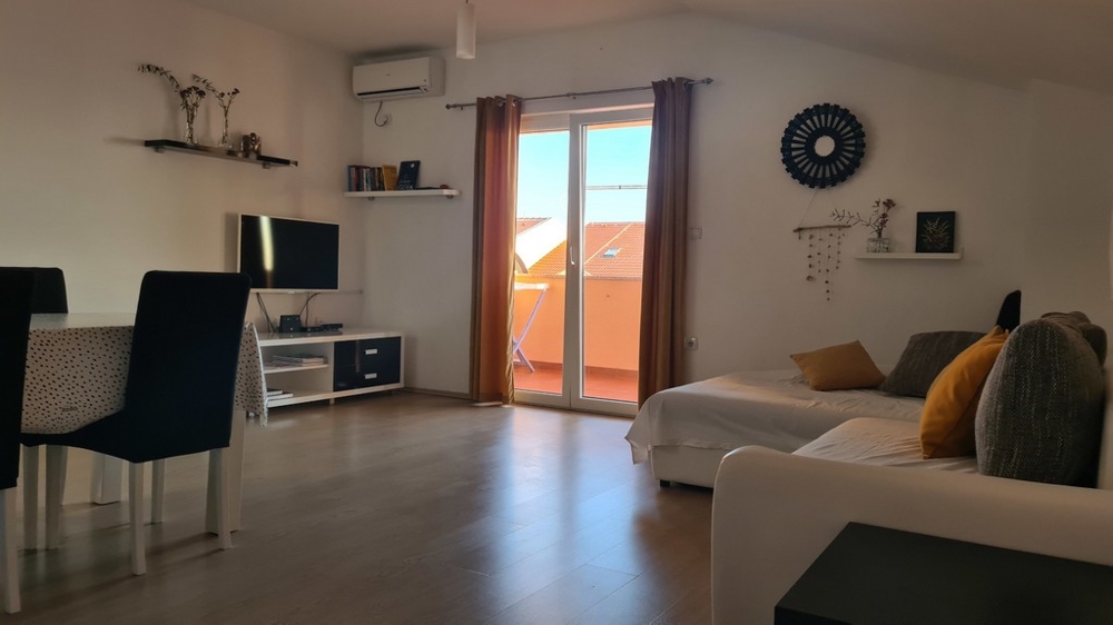 Klimatizovaná obytná část bytu A3004 v Chorvatsku.