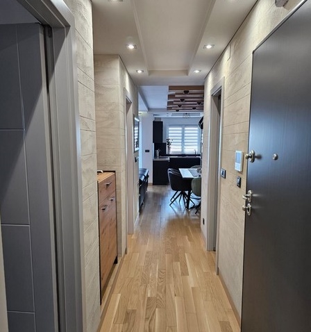 Dobře navržený apartmán se 2 ložnicemi