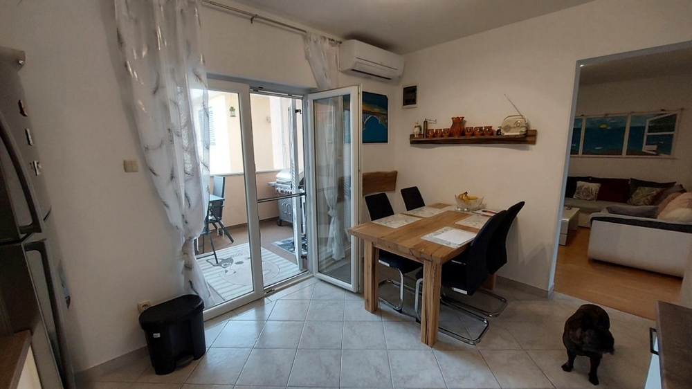 Světlý a dobře udržovaný byt ve Staré Novalji na ostrově Pag