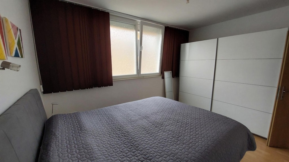 Dvě ložnice s okny