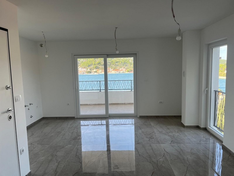 Výhled na moře z obývacího pokoje nemovitosti A3192, Tisno, Chorvatsko.