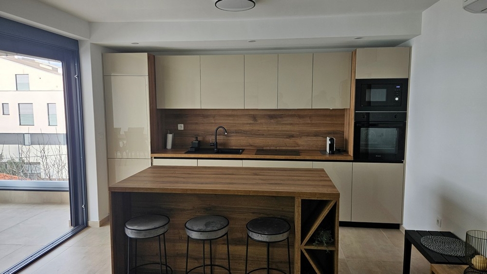 Kuchyně v moderním penthouse A3214