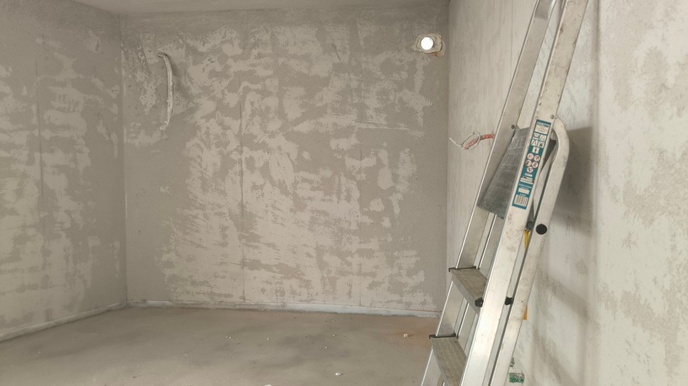 Nedokončený interiér bytu, potenciál pro nemovitosti v Chorvatsku