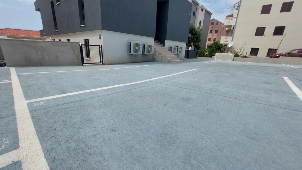 Parkovací místo mimo objekt A3294.