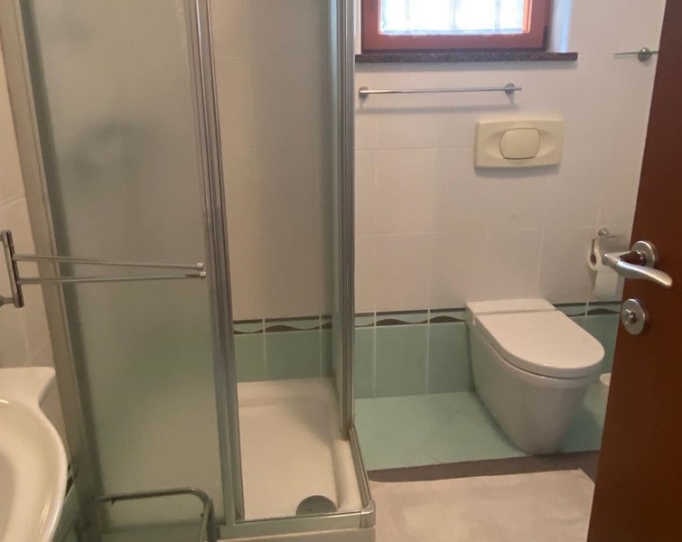 Druhá koupelna se sprchovým koutem v objektu Chorvatsko, Opatija.