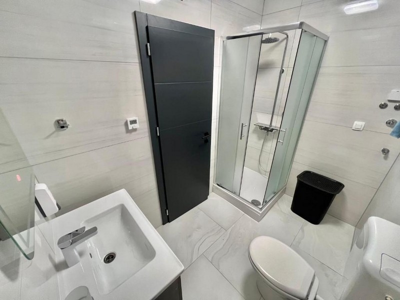 Nemovitosti Chorvatsko, apartmán s výhledem na moře, moderní koupelna