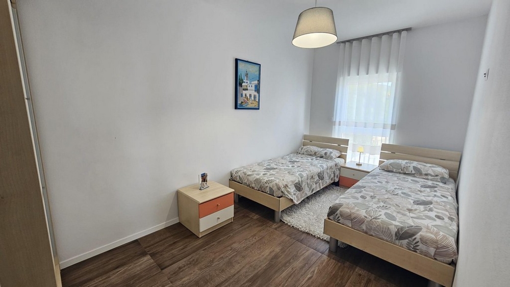 Dvě manželské postele v objektu A3315 v Crikvenici - Panorama Scouting Chorvatsko.