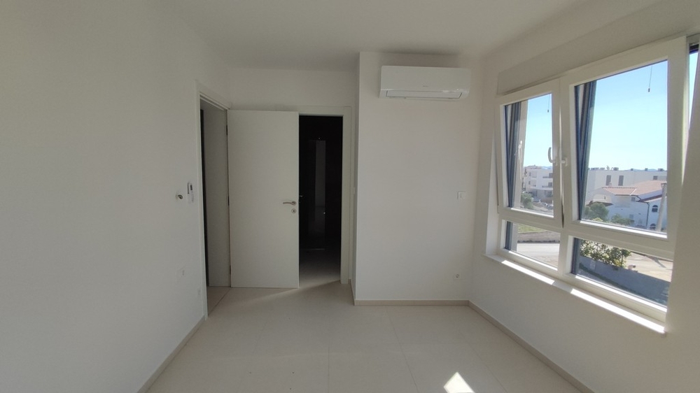 Výhled na moře z druhého patra.