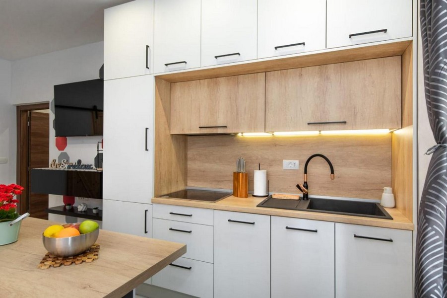 Plně vybavená kuchyň.