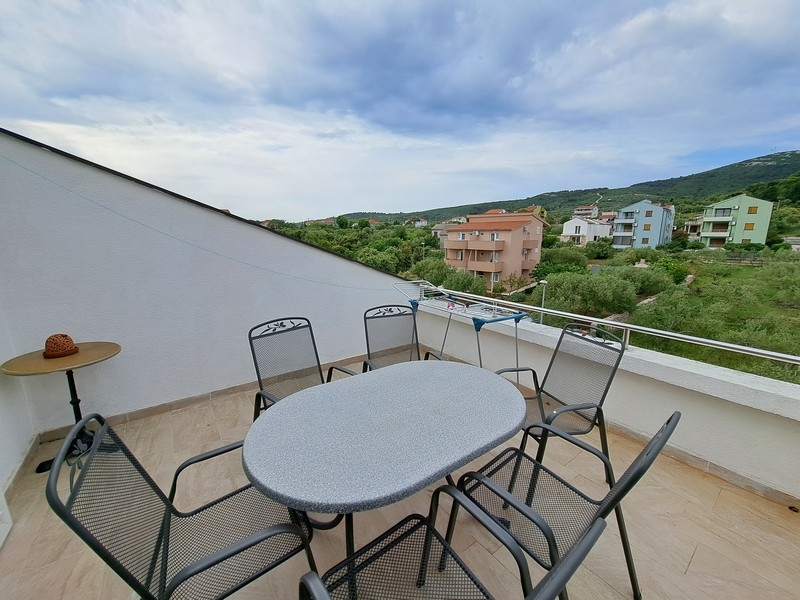 Terasa bytu A3383, který se prodává v Chorvatsku.