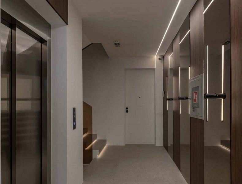 Moderní vstupní prostor apartmánů A3385 v Chorvatsku - Panorama Scouting.