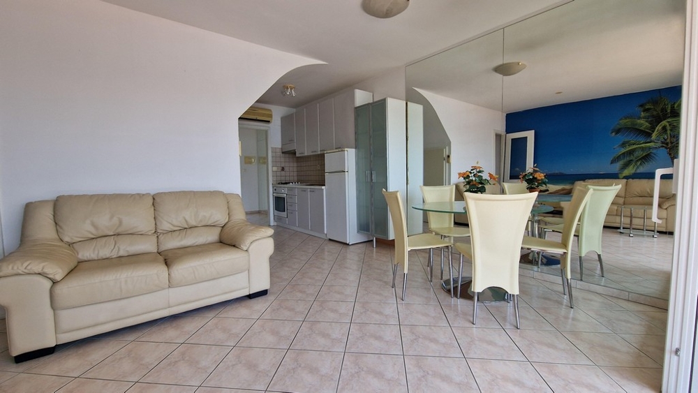 Ložnice se dvěma samostatnými lůžky.