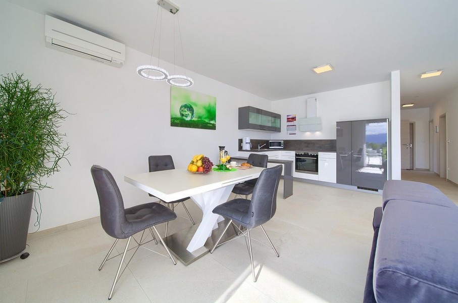 Klimatizovaná jídelna objektu A3446, Chorvatsko, ostrov Krk.