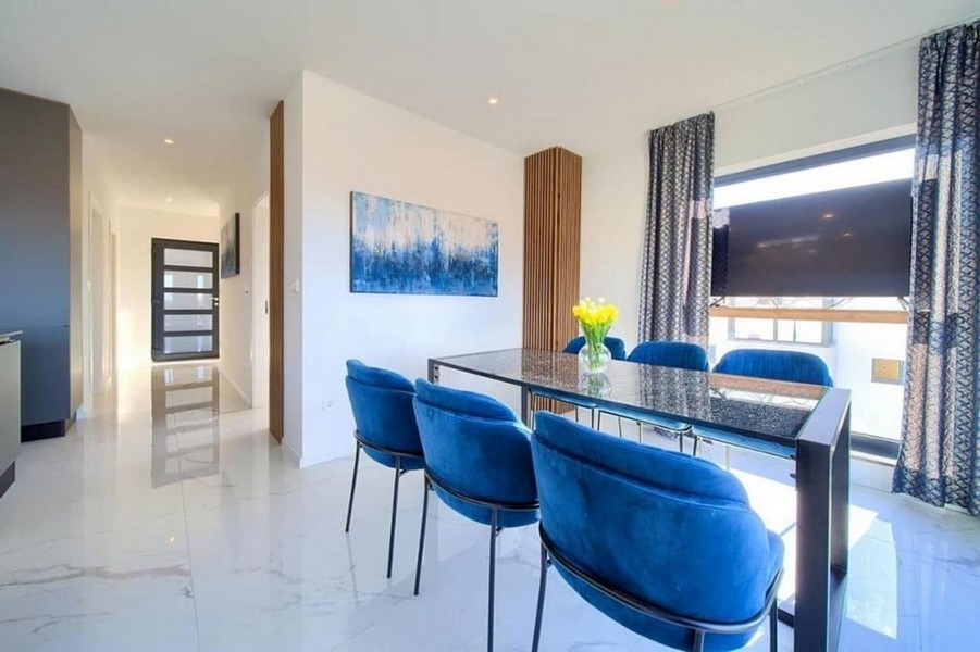 Kupte si stylově zařízený apartmán na ostrově Krk v Chorvatsku - Panorama Scouting A3449.