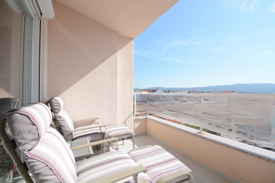 Terasa s výhledem na moře.