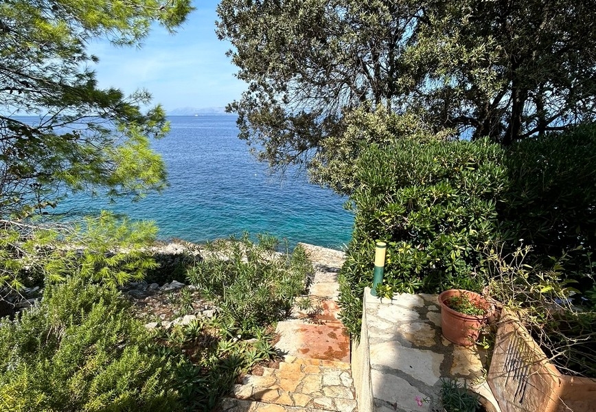 Přístup na pobřeží.