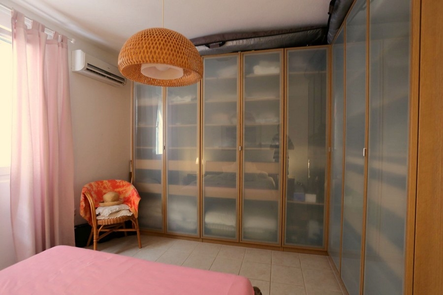 Úložný prostor v ložnici.