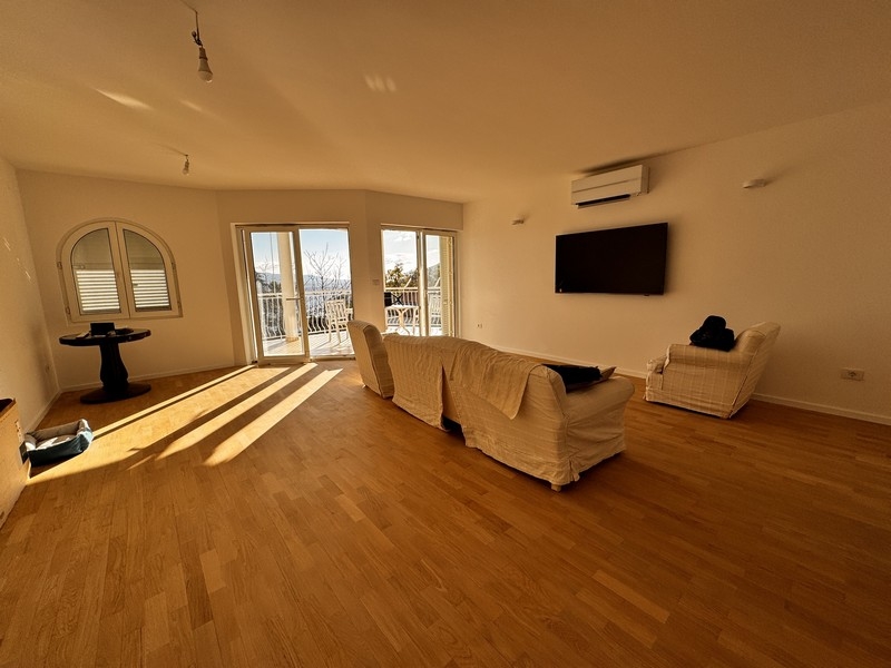 Vysoce kvalitní byt s přístupem na terasu bytu A3519 v Ičići nedaleko Opaitja.