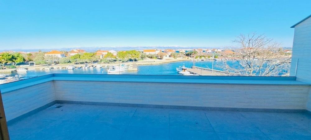 Prodám apartmán v 1. řadě u moře v Chorvatsku.