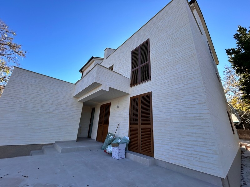 Nemovitosti na ostrově Ugljan v Chorvatsku - Panorama Scouting A3529.