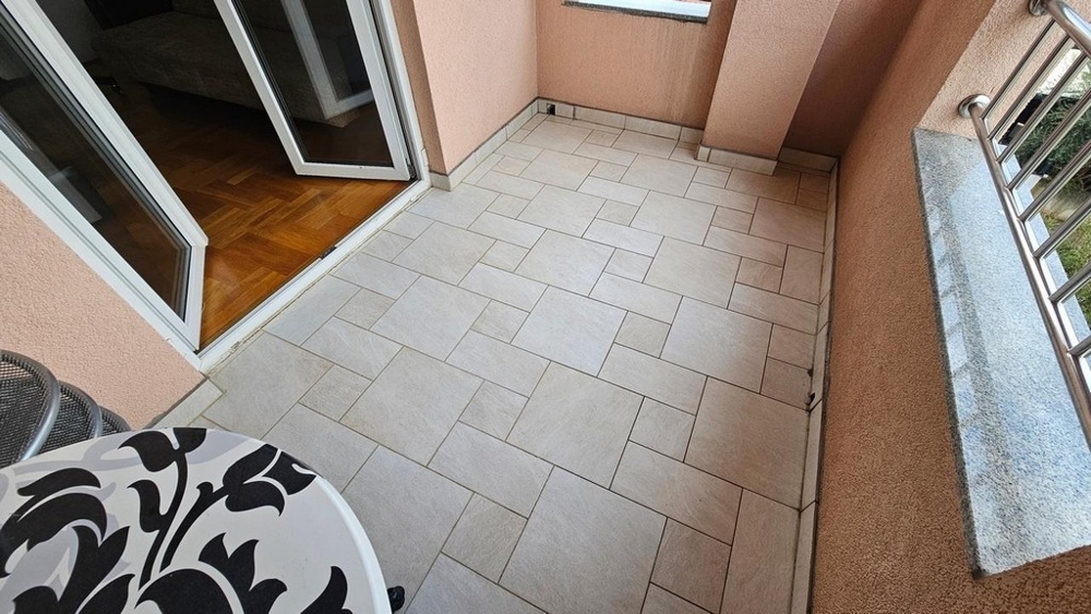 Terasa objektu A3543 na ostrově Krk v Chorvatsku.