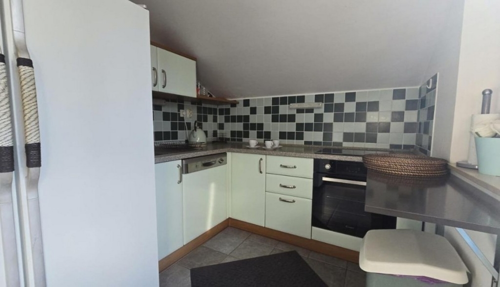 Moderní kuchyně bytu A3545, který je na prodej na ostrově Pag.