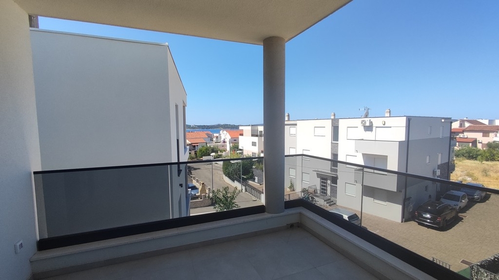 Fasáda novostavby s balkony - nemovitost A3565, Vodice.