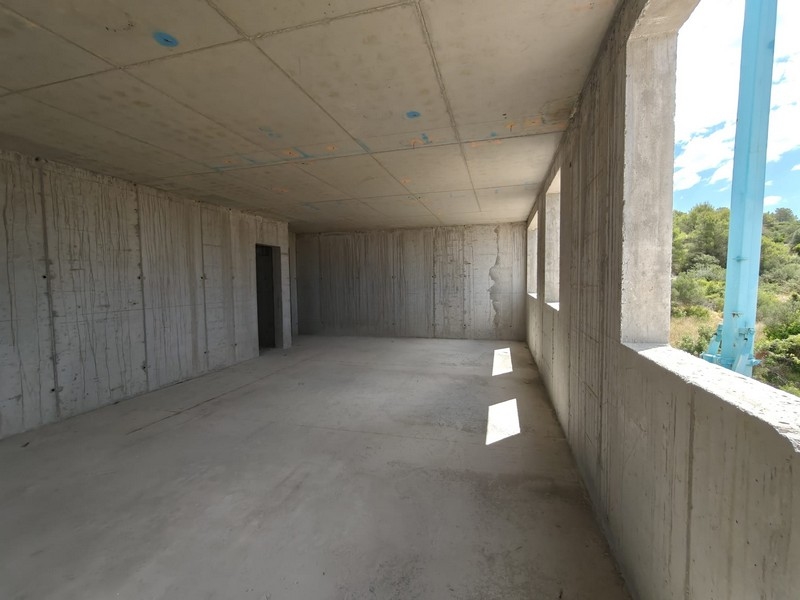 Pohled na plášť nové budovy.