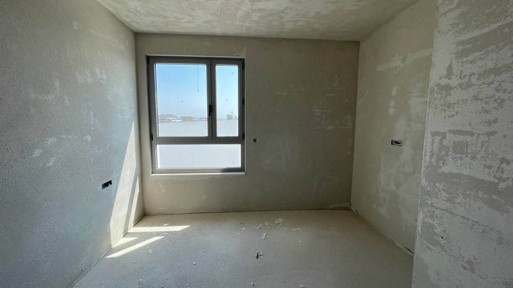 Ložnice v hrubé stavbě, penthouse A3577 ve Vodicích, Dalmácie.