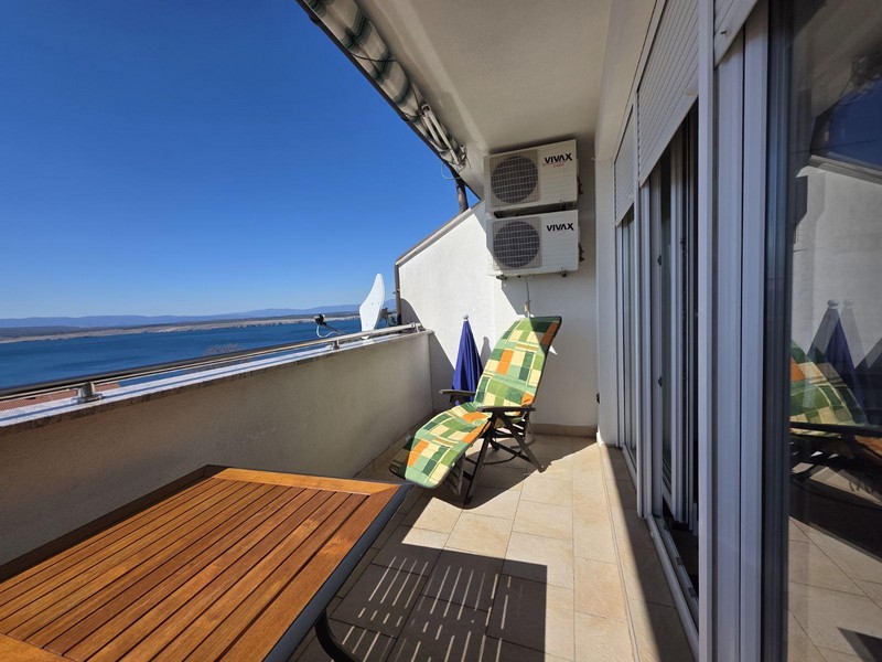 Terasa s krásným výhledem na moře - nemovitost A3596 v Dramalj.