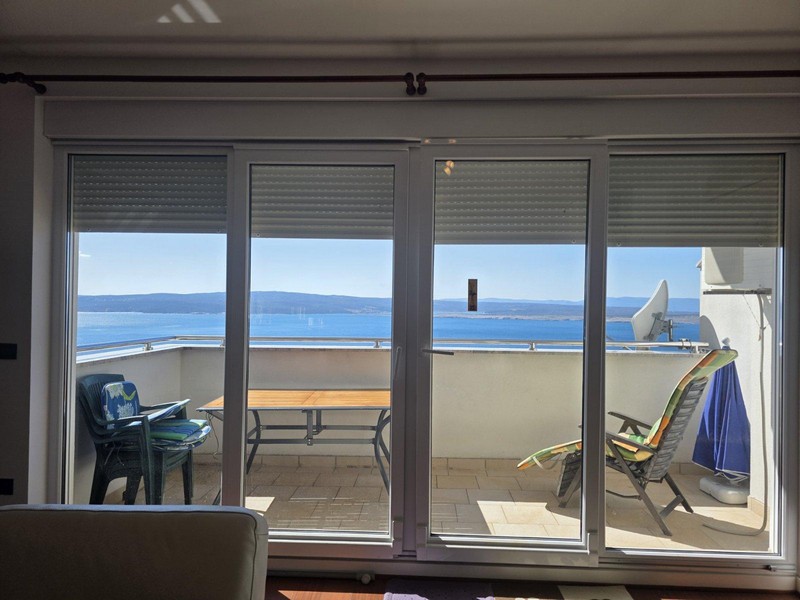 Výhled na moře z obytné části nemovitosti A3596 poblíž Crikvenice, Kvarnerský záliv.