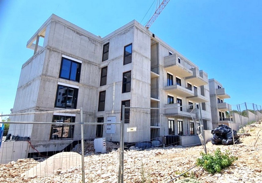 Plášť novostavby s balkony - nemovitost A3605 na Čiovu.