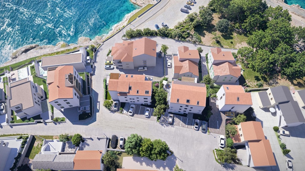 Přímořské nemovitosti poblíž Novi Vinodolski, Chorvatsko.