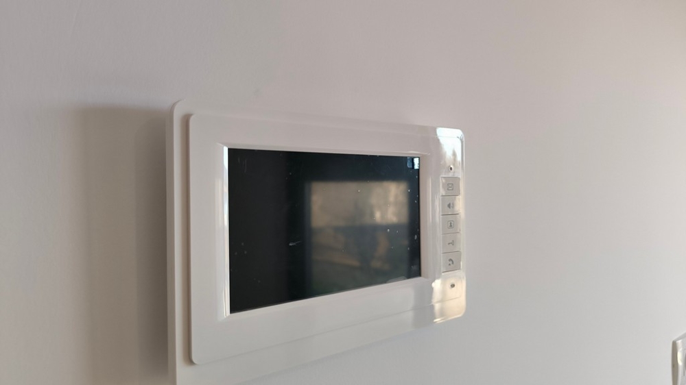 Video interkom na zdi